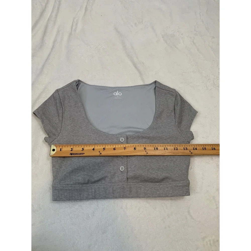 Alo Yoga blissful henley Bra Top Women Small Grey Ribbed Short Sleeve Scoop Neck